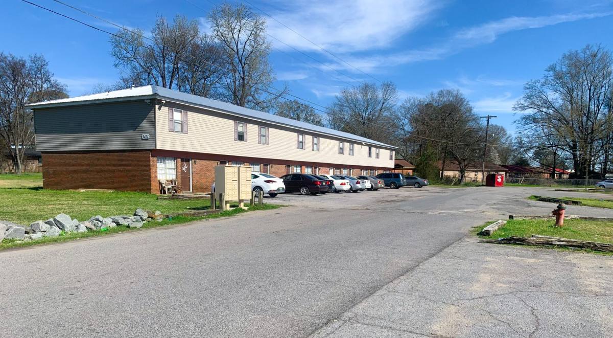 Apartment for rent at 3421 Glen Lane, Tuscaloosa, AL 35401
