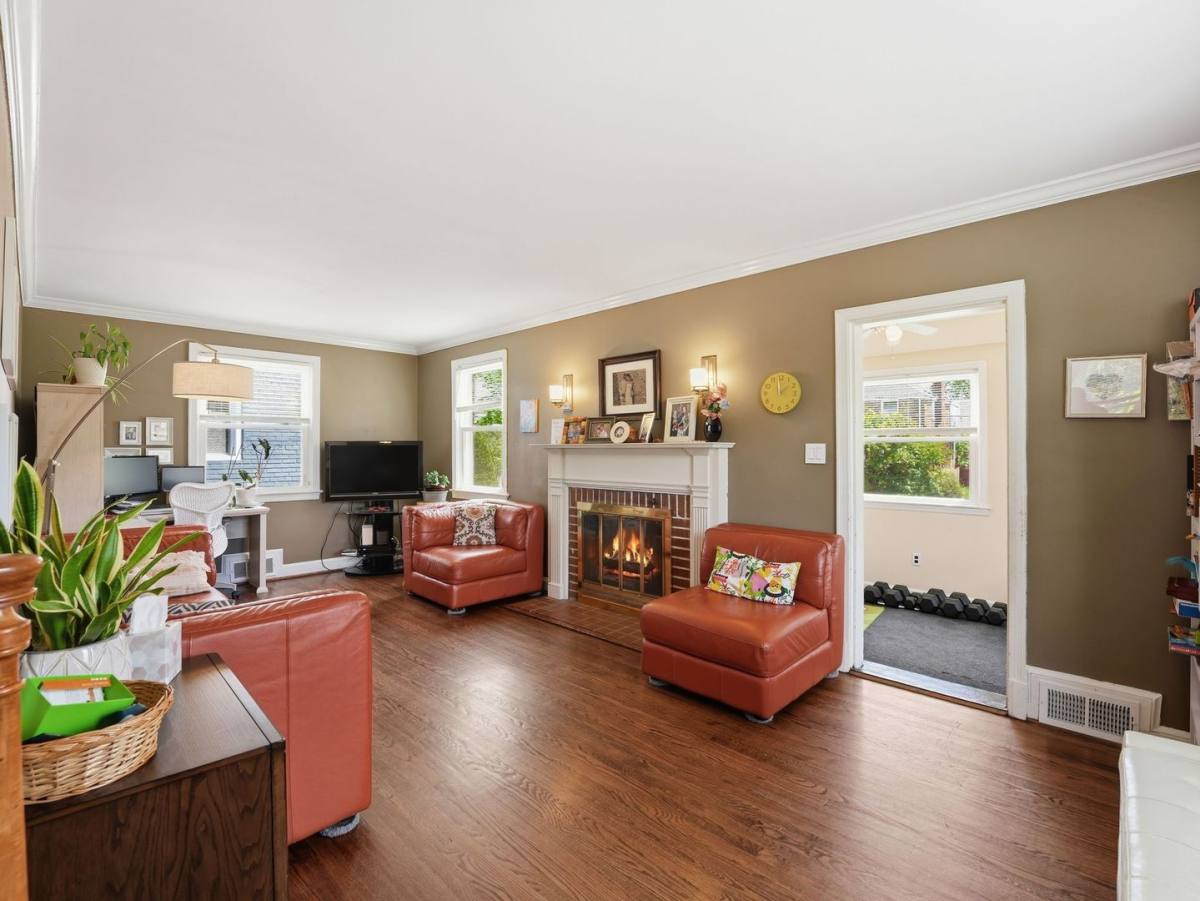 House for rent at 6501 13th St NW, Washington, DC 20012
