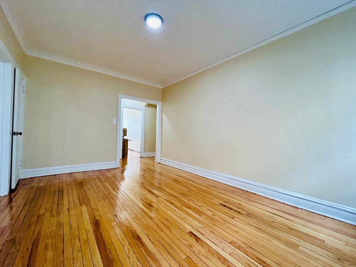 Apartment for rent at 4047 W School St #3N, Chicago, IL 60641