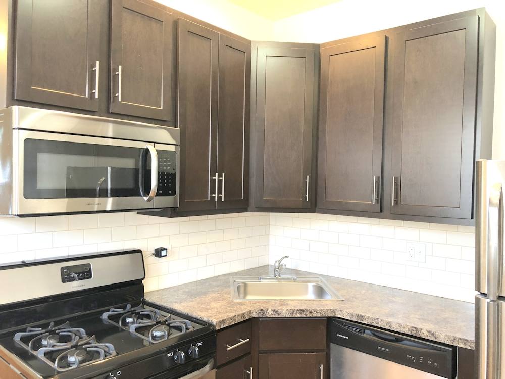 Apartment for rent at 4450 N Sheridan Rd #1, Chicago, IL 60640