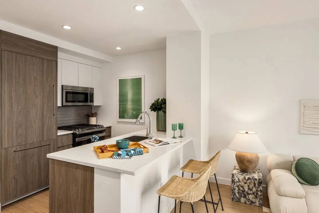 Apartment for rent at 457 W 40th St #1904, New York, NY 10018