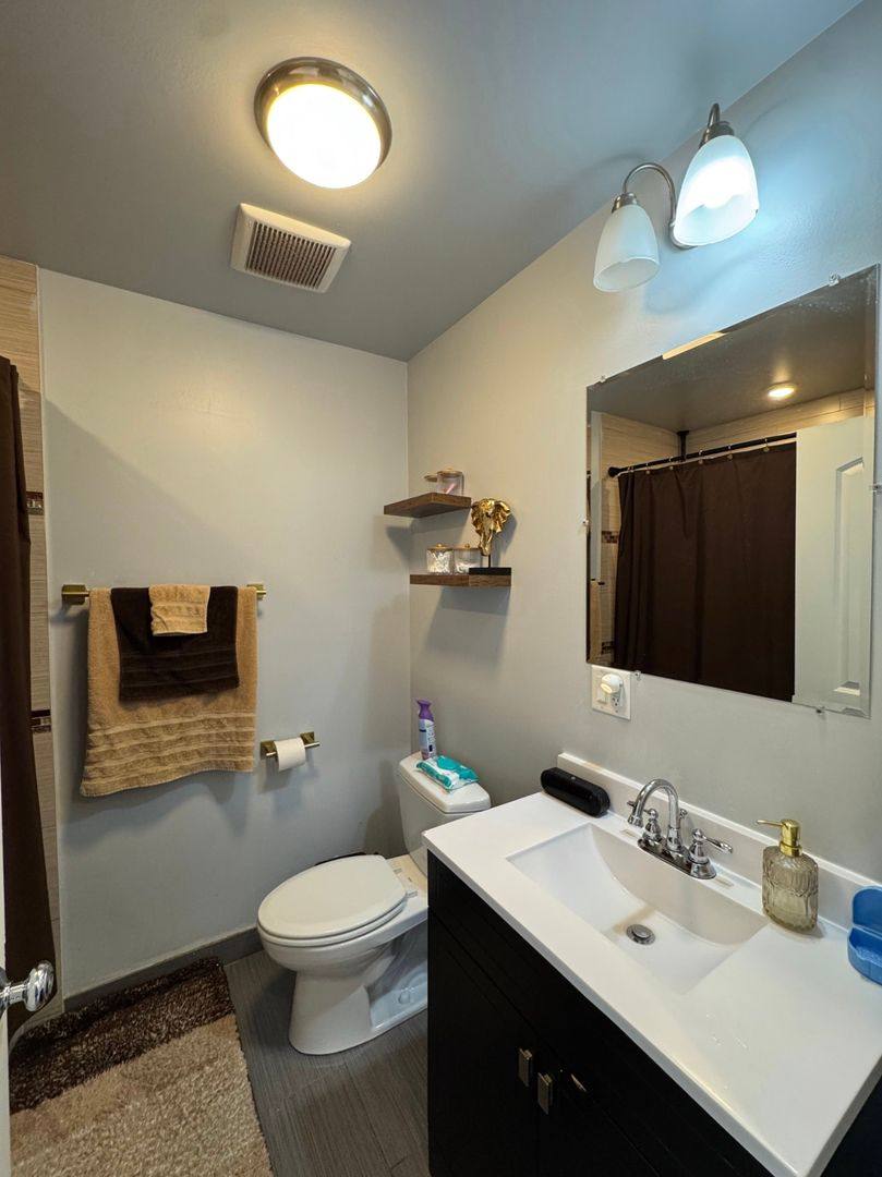 Apartment for rent at 1148 N Keeler #1E, Chicago, IL 60651