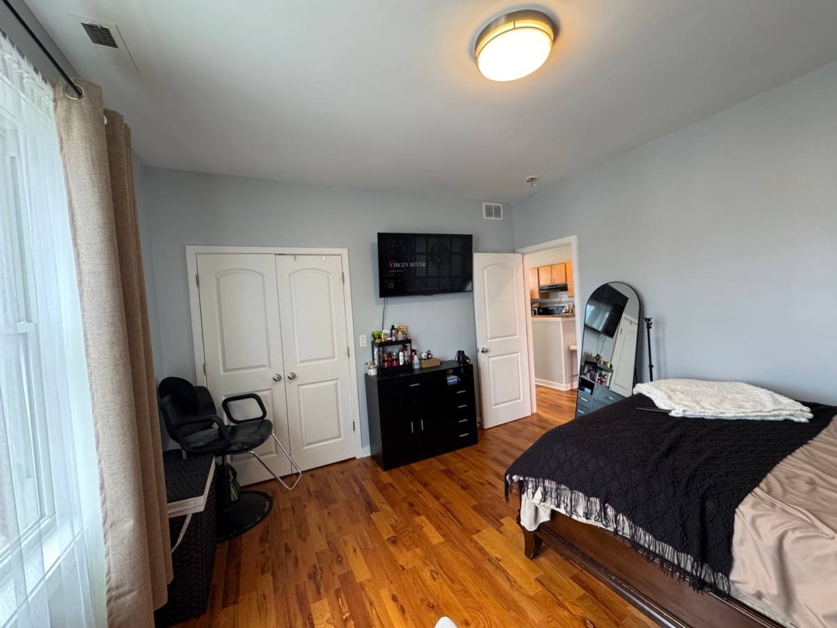 Apartment for rent at 1148 N Keeler #1E, Chicago, IL 60651