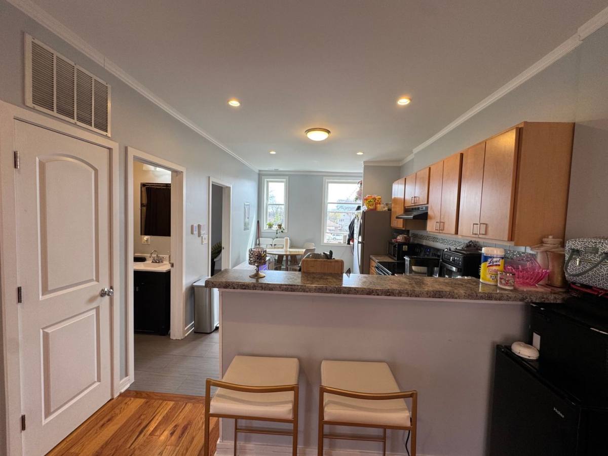 Apartment for rent at 1148 N Keeler #1E, Chicago, IL 60651