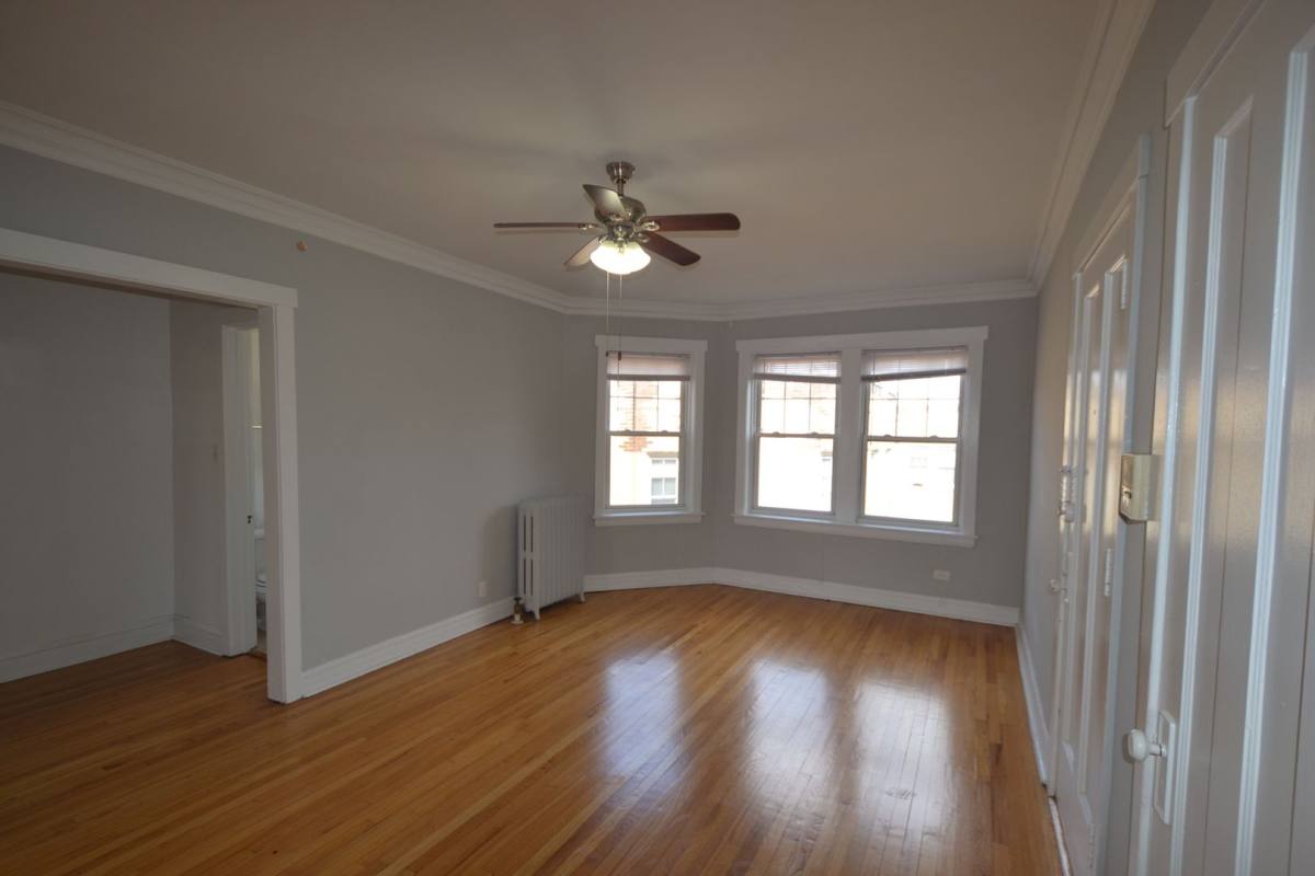 Apartment for rent at 4402 N Rockwell St #3, Chicago, IL 60625