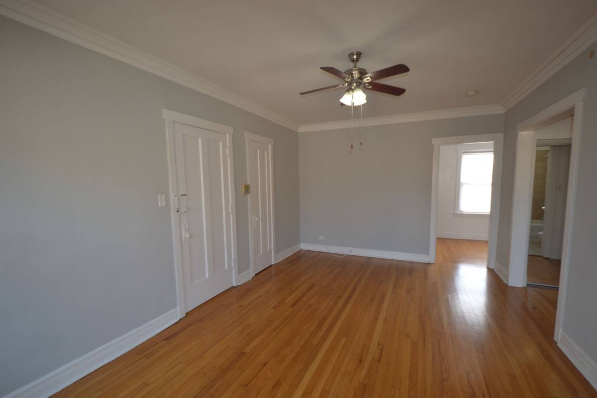 Apartment for rent at 4402 N Rockwell St #3, Chicago, IL 60625
