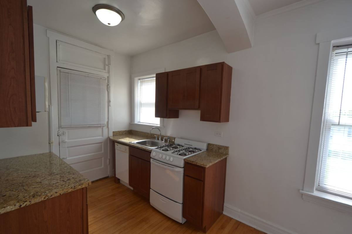 Apartment for rent at 4402 N Rockwell St #3, Chicago, IL 60625