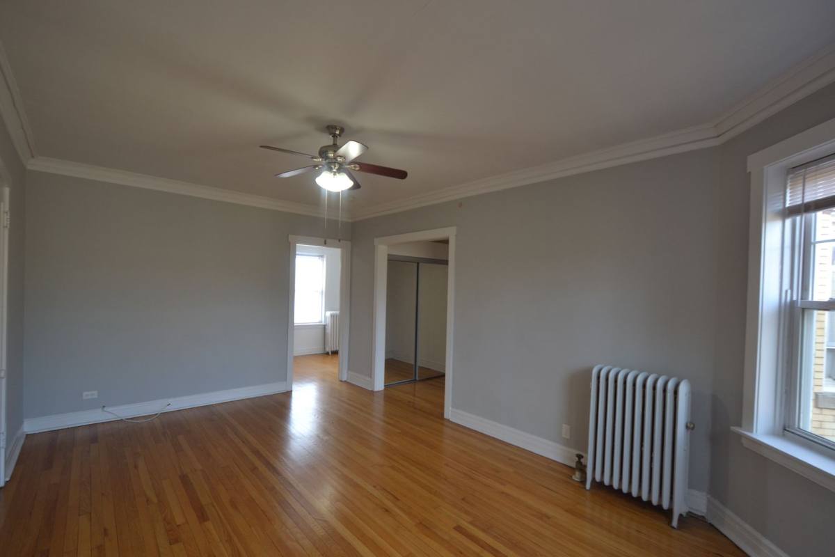Apartment for rent at 4402 N Rockwell St #3, Chicago, IL 60625