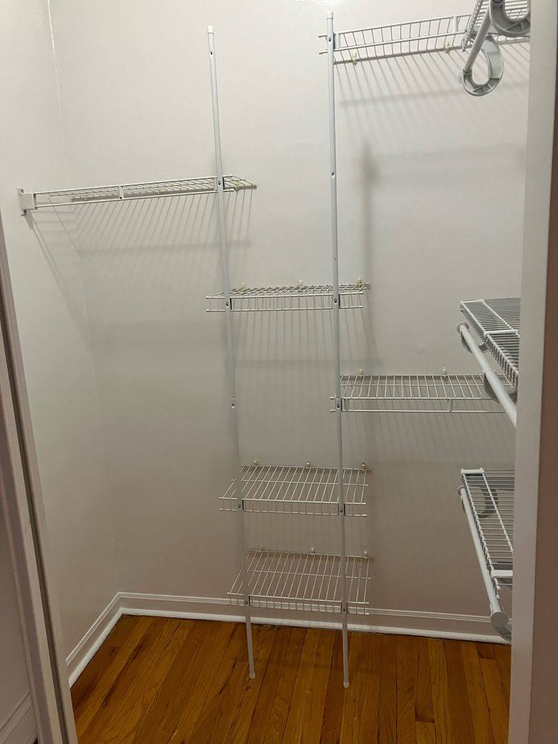 Apartment for rent at 4408 N Rockwell St #1, Chicago, IL 60625