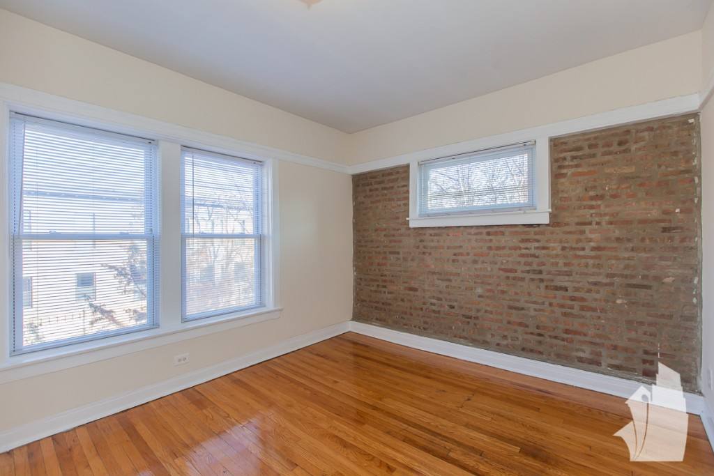 Apartment for rent at 857 W Cornelia Ave #3N, Chicago, IL 60657