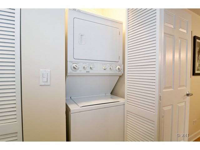 Apartment for rent at 632 W Roscoe St #1N, Chicago, IL 60657
