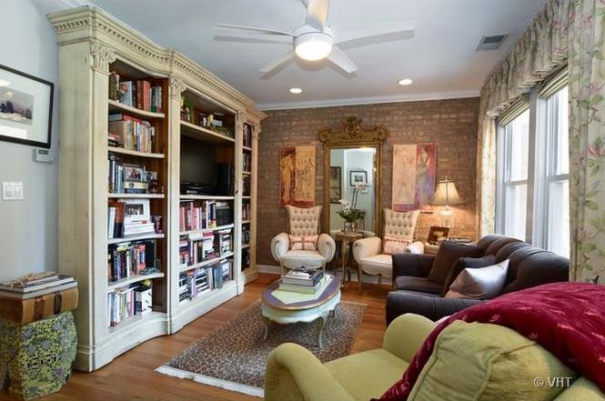 Apartment for rent at 632 W Roscoe St #1N, Chicago, IL 60657