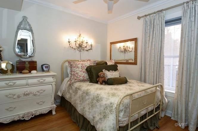 Apartment for rent at 632 W Roscoe St #1N, Chicago, IL 60657