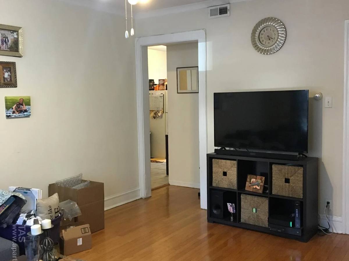 Apartment for rent at 5036 N Wolcott Ave #2, Chicago, IL 60640