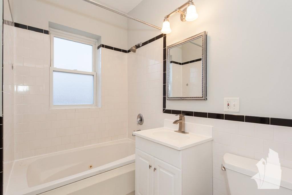 Apartment for rent at 4812 N Paulina St #1, Chicago, IL 60640