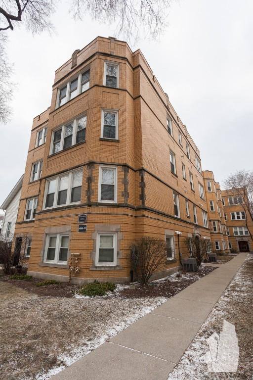 Apartment for rent at 4812 N Paulina St #1, Chicago, IL 60640
