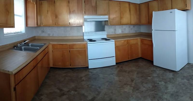 Apartment for rent at 321 N Lexington St #1, Lyons, GA 30436