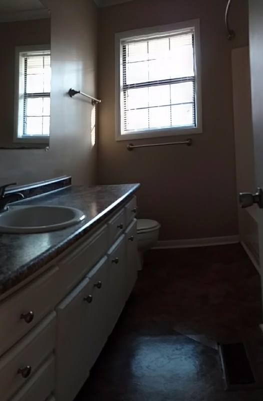 Apartment for rent at 321 N Lexington St #1, Lyons, GA 30436