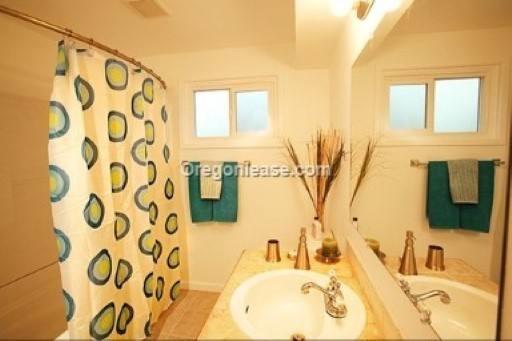 Apartment for rent at 1425 W 8th Ave, Eugene, OR 97402