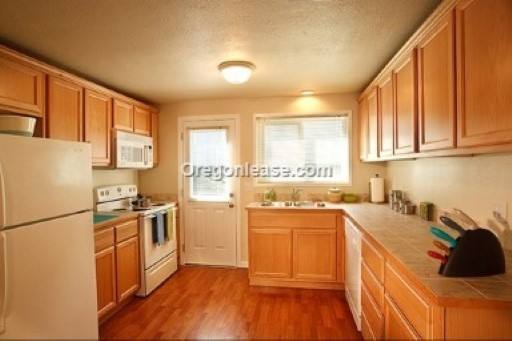 Apartment for rent at 1425 W 8th Ave, Eugene, OR 97402