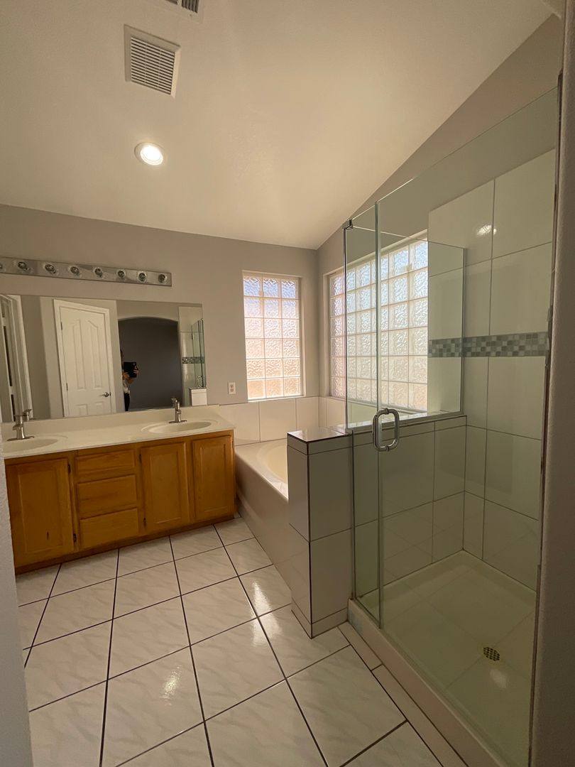 House for rent at 8313 Valleybreeze Ave, Las Vegas, NV 89129