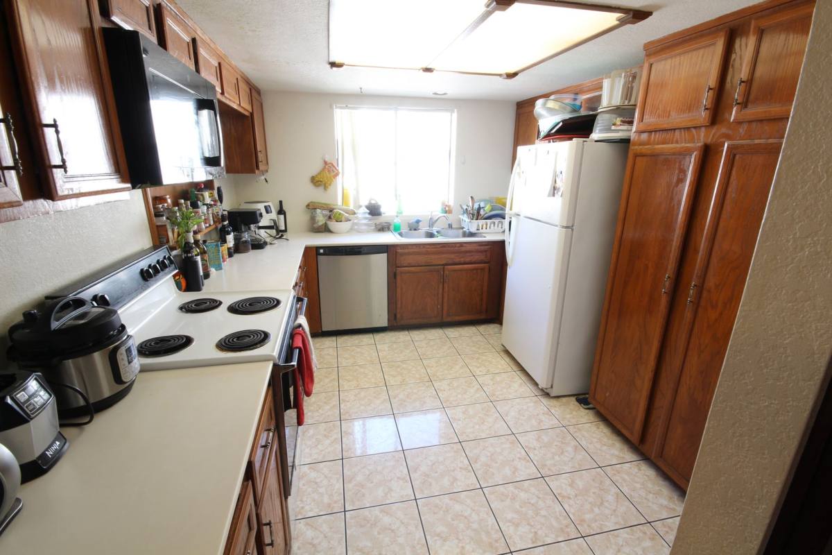 Townhouse for rent at 4058 Mahaila Ave, San Diego, CA 92122