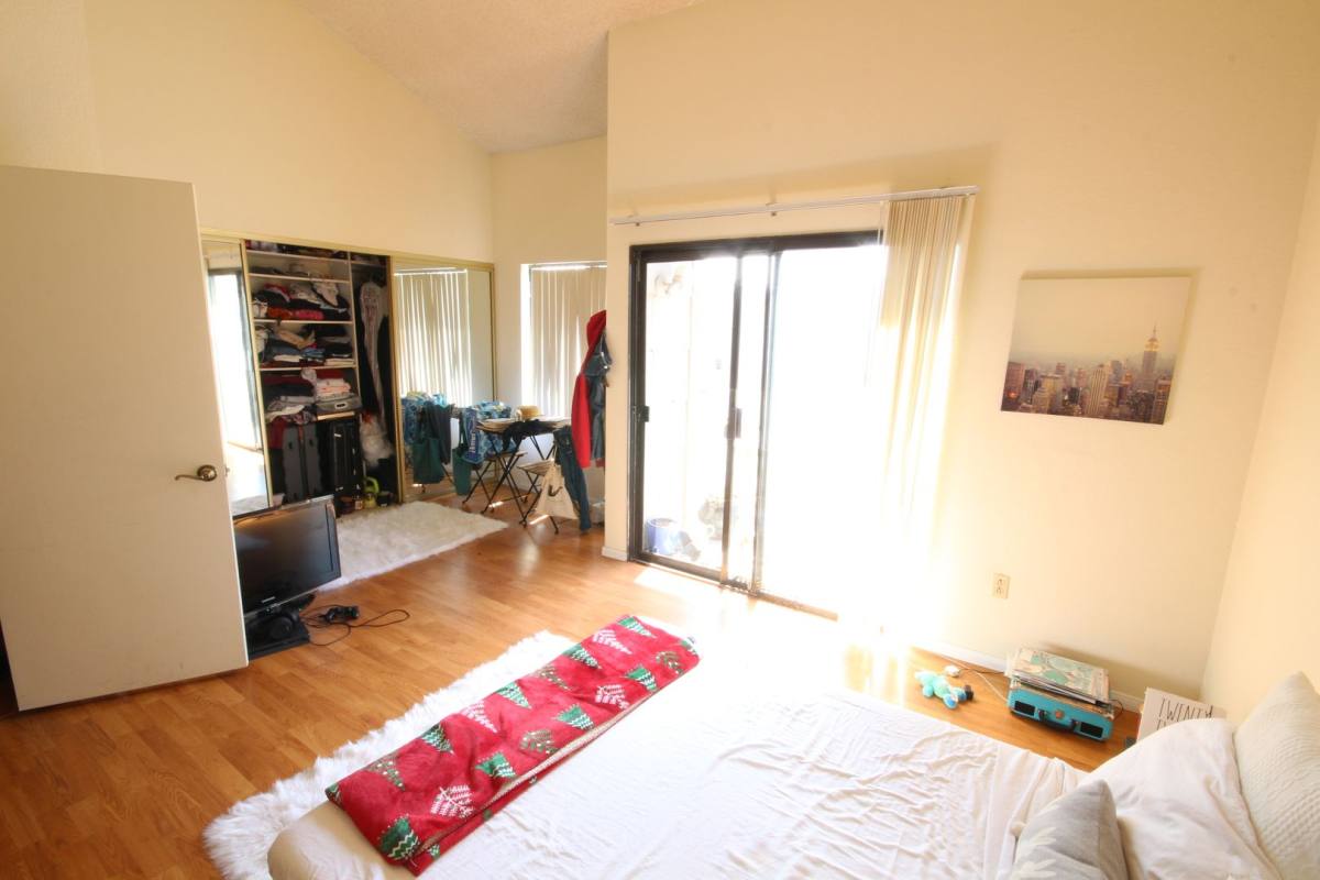 Townhouse for rent at 4058 Mahaila Ave, San Diego, CA 92122
