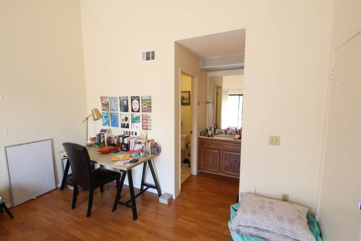 Townhouse for rent at 4058 Mahaila Ave, San Diego, CA 92122
