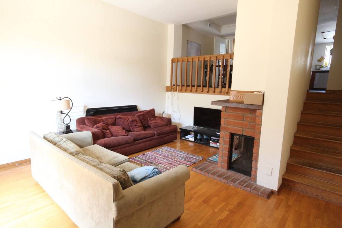 Townhouse for rent at 4058 Mahaila Ave, San Diego, CA 92122