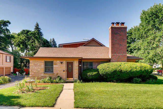 House for rent at 352 N Commonwealth Ave, Elgin, IL 60123