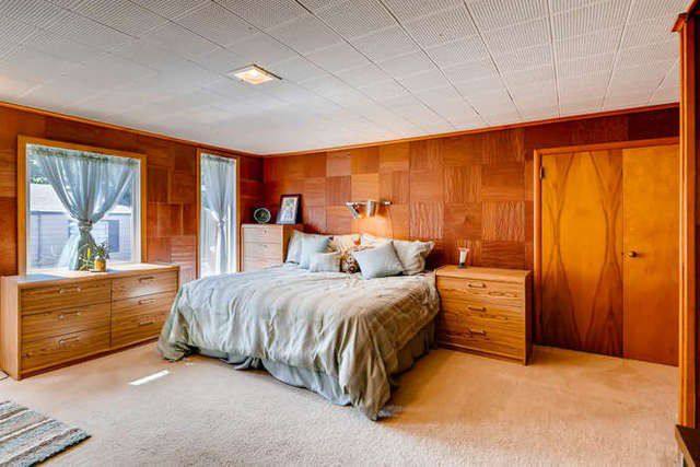 House for rent at 352 N Commonwealth Ave, Elgin, IL 60123