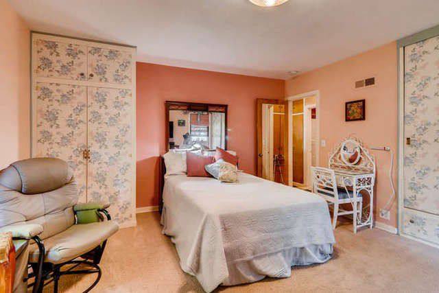 House for rent at 352 N Commonwealth Ave, Elgin, IL 60123