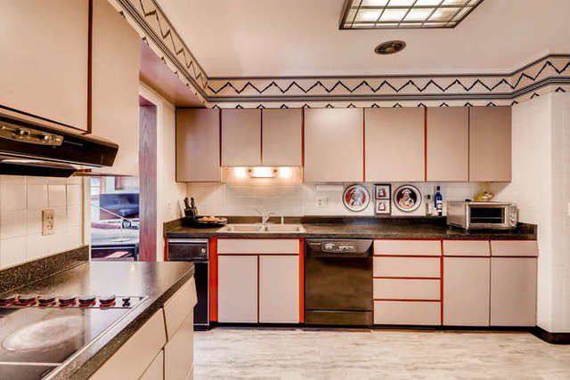 House for rent at 352 N Commonwealth Ave, Elgin, IL 60123