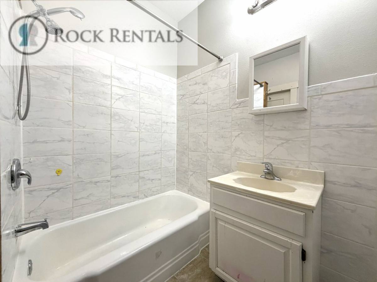 House for rent at 601 W 8th Ave, Hutchinson, KS 67501