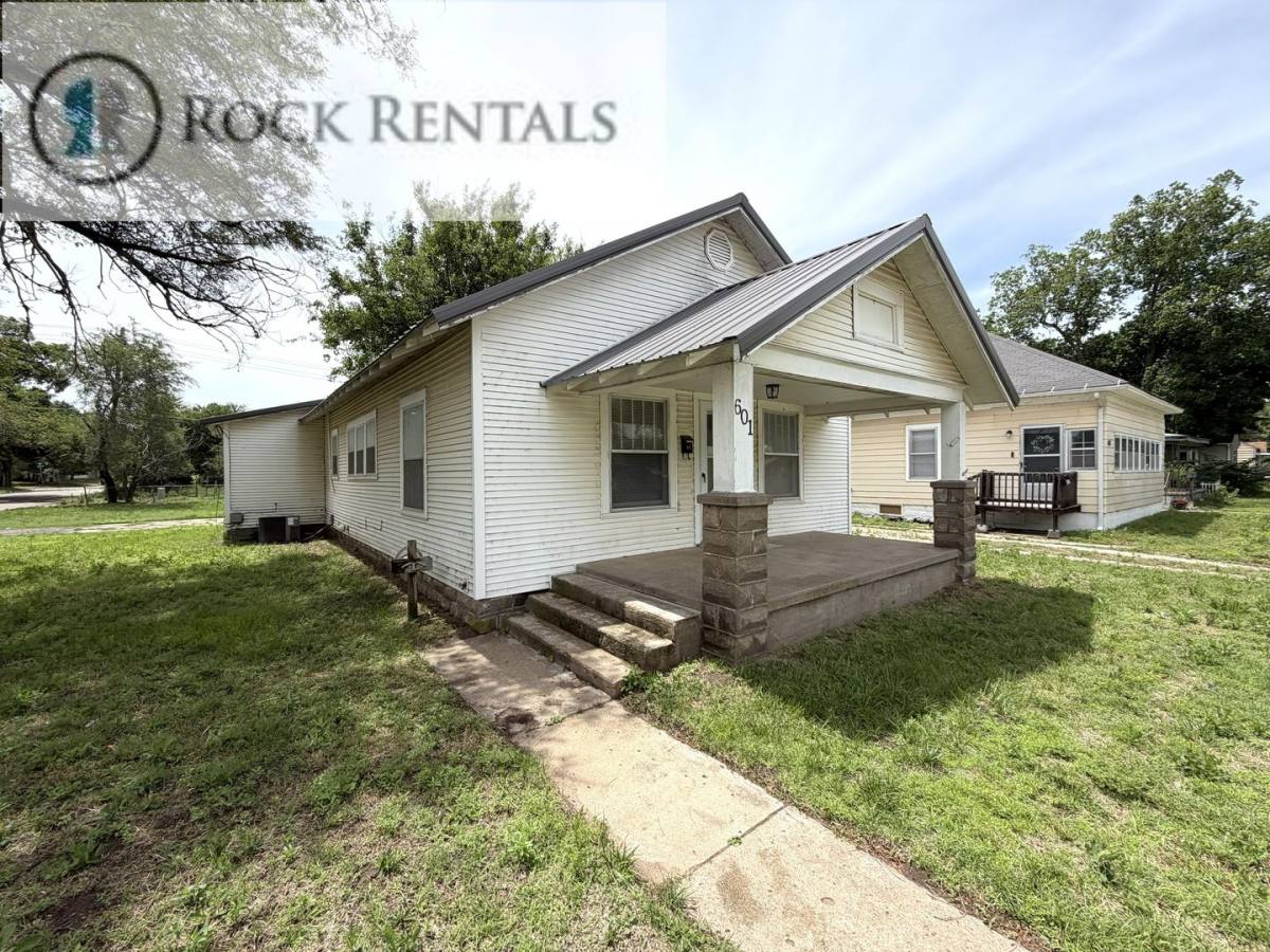 House for rent at 601 W 8th Ave, Hutchinson, KS 67501