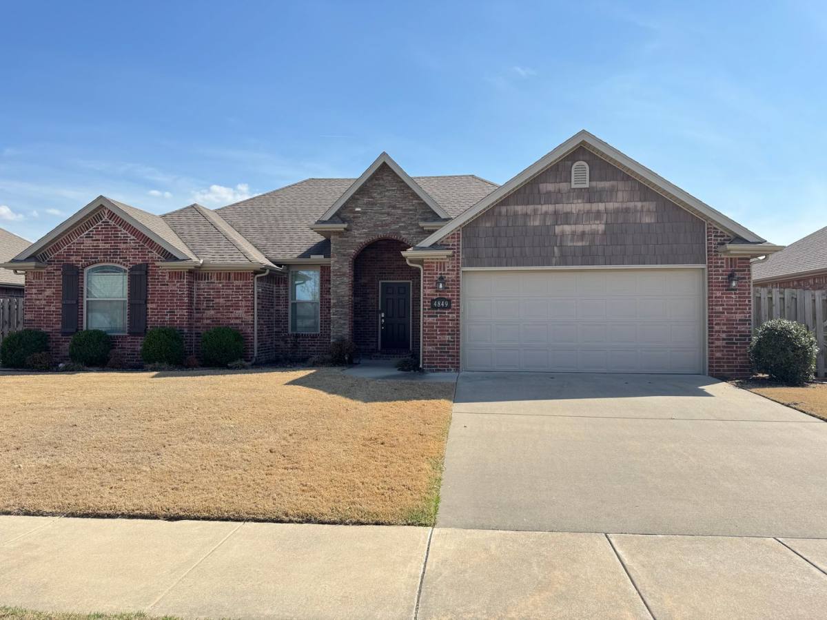 House for rent at 4849 W Oldham Dr, Fayetteville, AR 72704