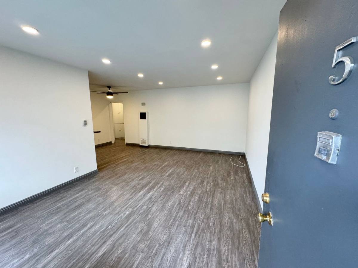 Apartment for rent at 12301 & 12307 Pacific Ave, Los Angeles, CA 90066