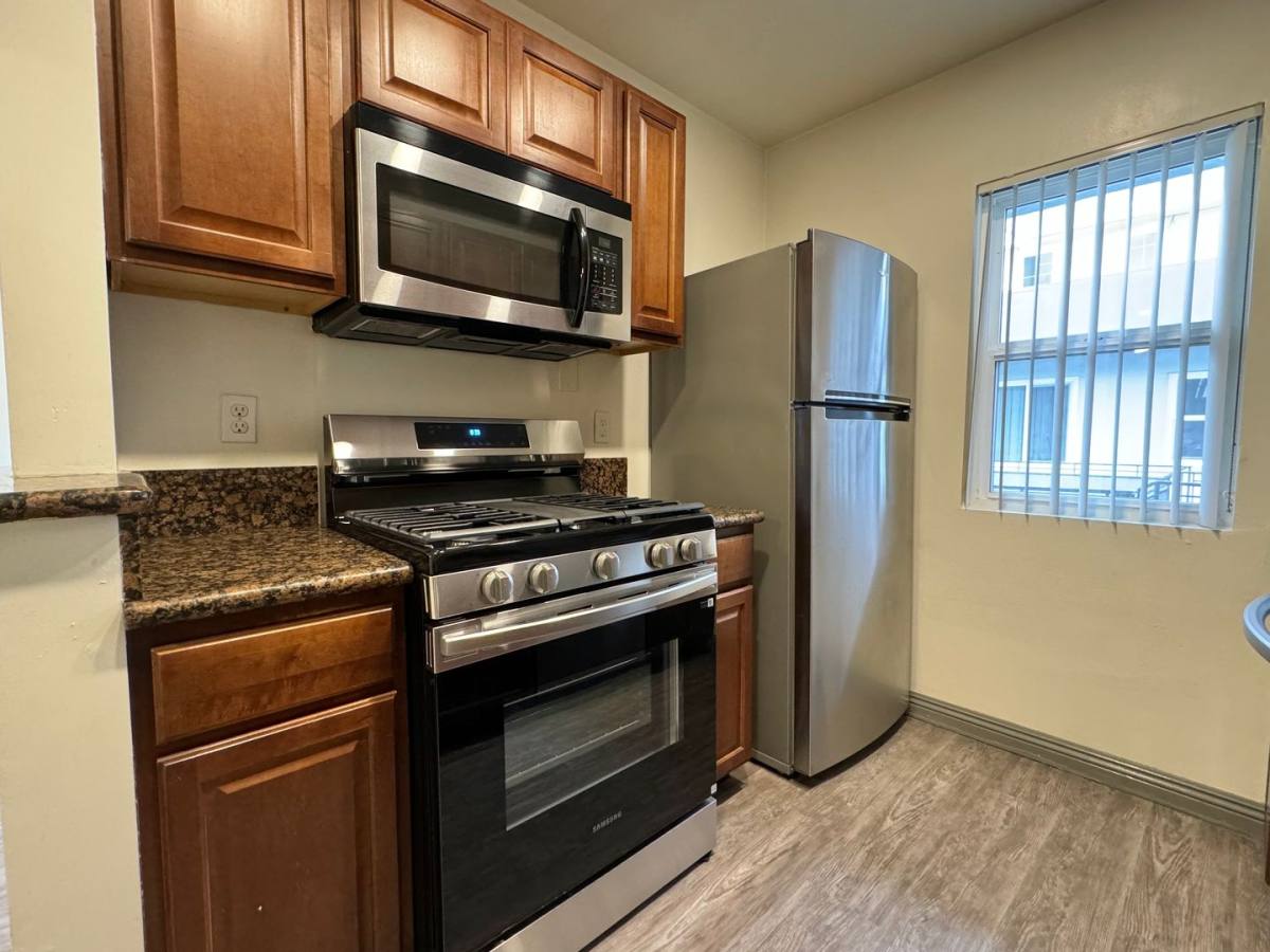 Apartment for rent at 12301 & 12307 Pacific Ave, Los Angeles, CA 90066