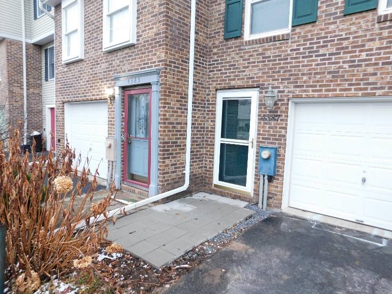 Townhouse for rent at 4387 Heritage Dr, Liverpool, NY 13088