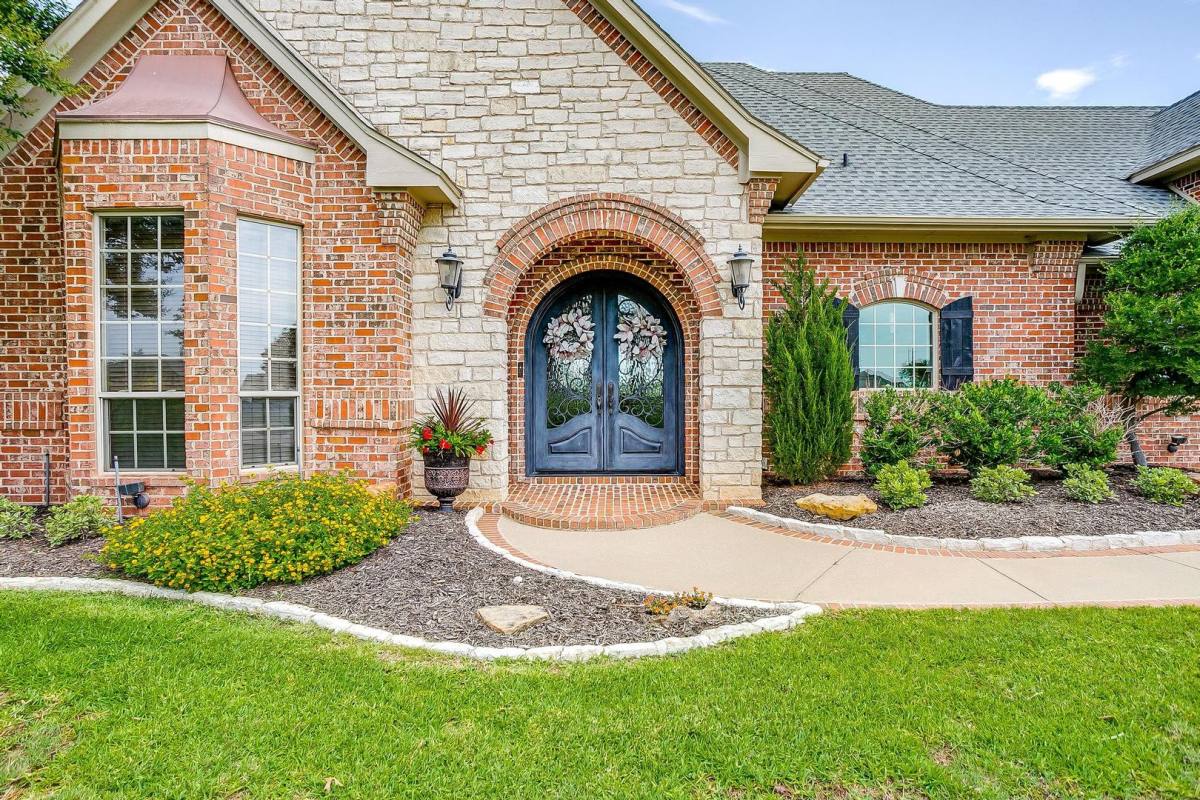 House for rent at 9514 Park Dr, Fort Worth, TX 76179