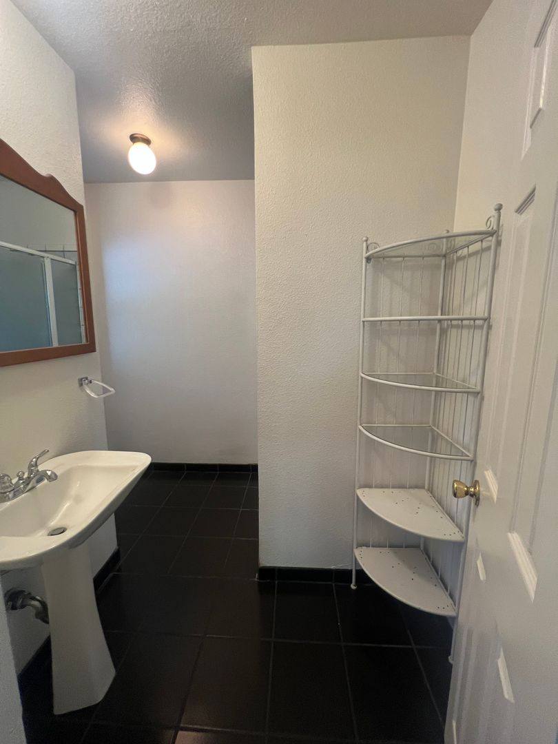 House for rent at 5017 10th Ave, Sacramento, CA 95820
