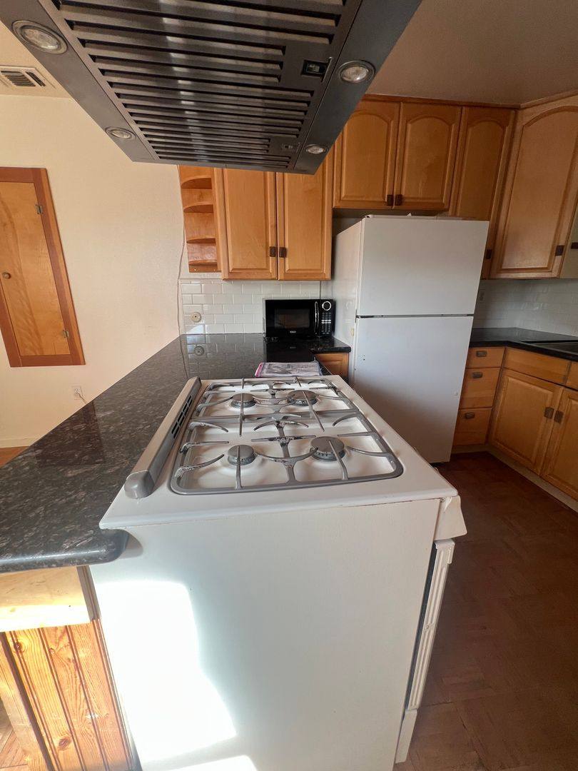 House for rent at 5017 10th Ave, Sacramento, CA 95820