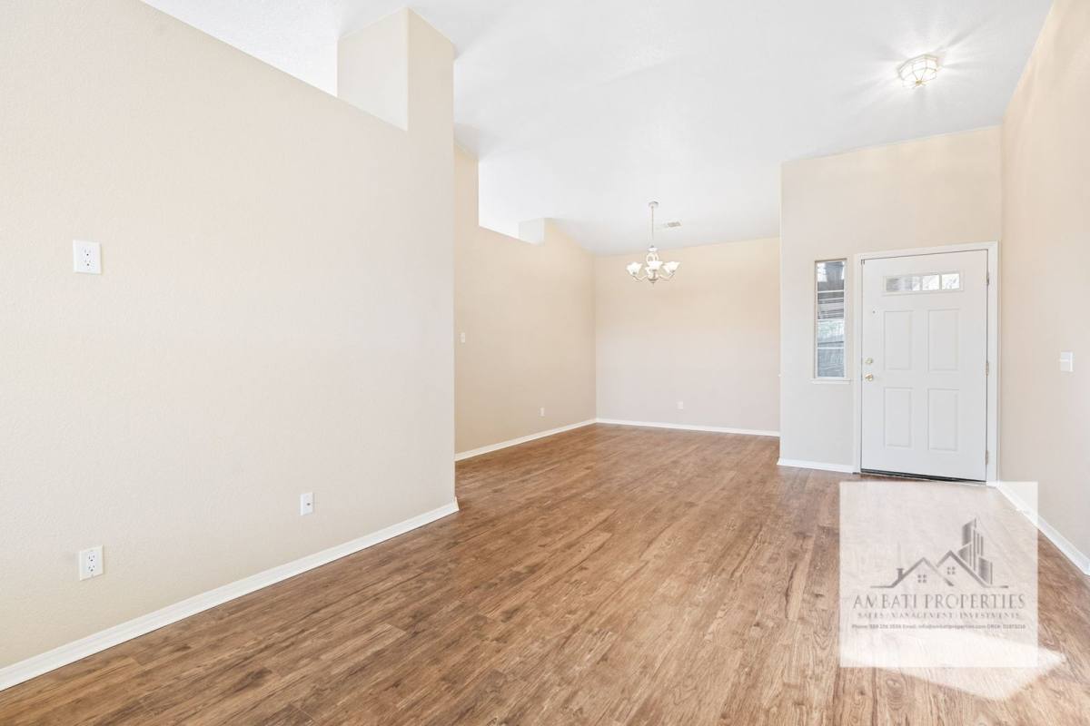 House for rent at 8684 N Recreation Ave, Fresno, CA 93720