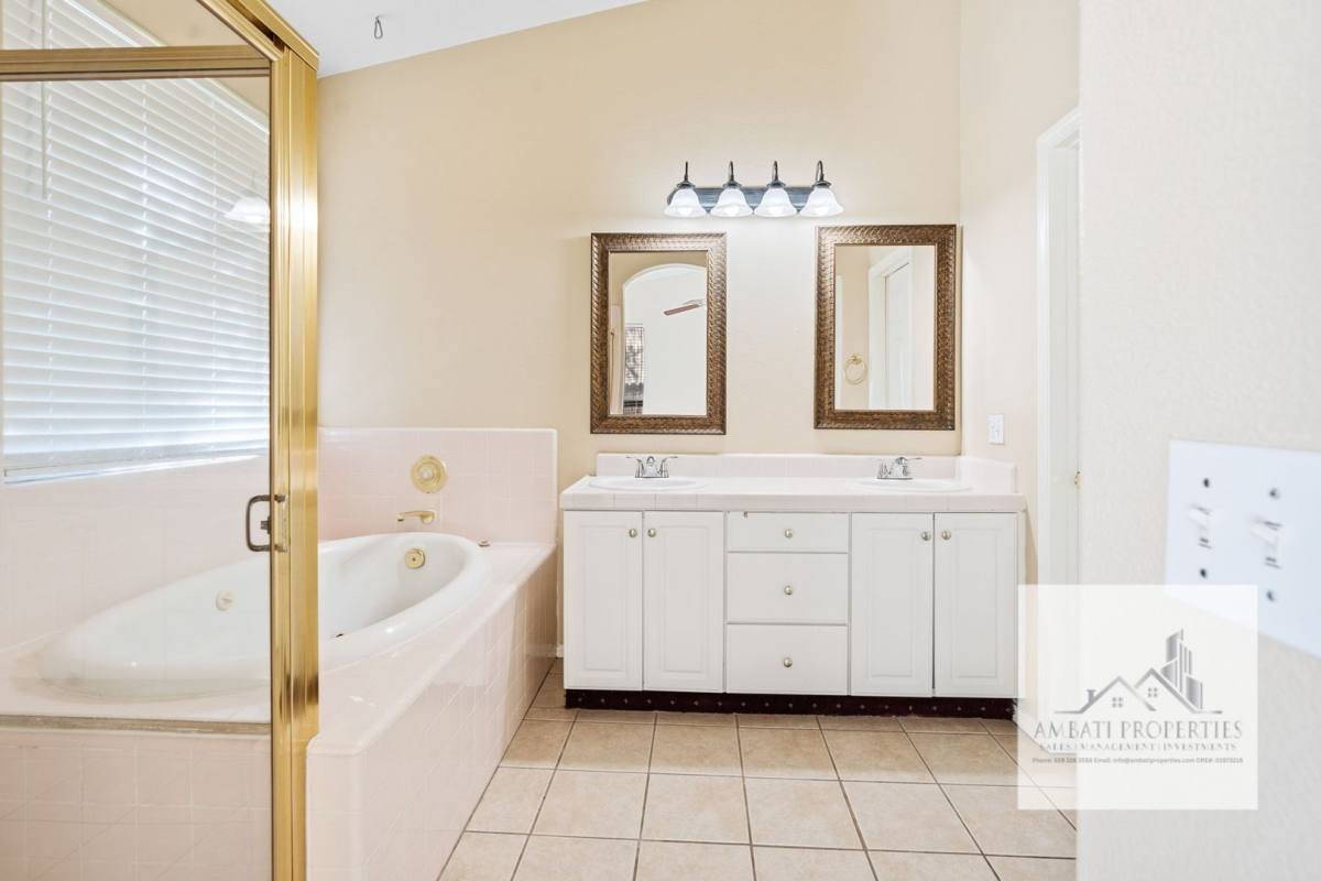 House for rent at 8684 N Recreation Ave, Fresno, CA 93720