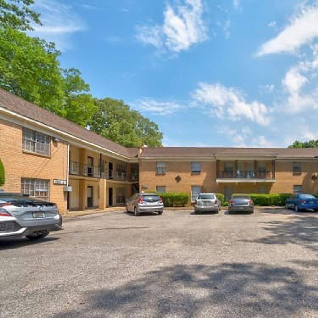 Apartment for rent at 3636-3646 Spottswood Ave, Memphis, TN 38111