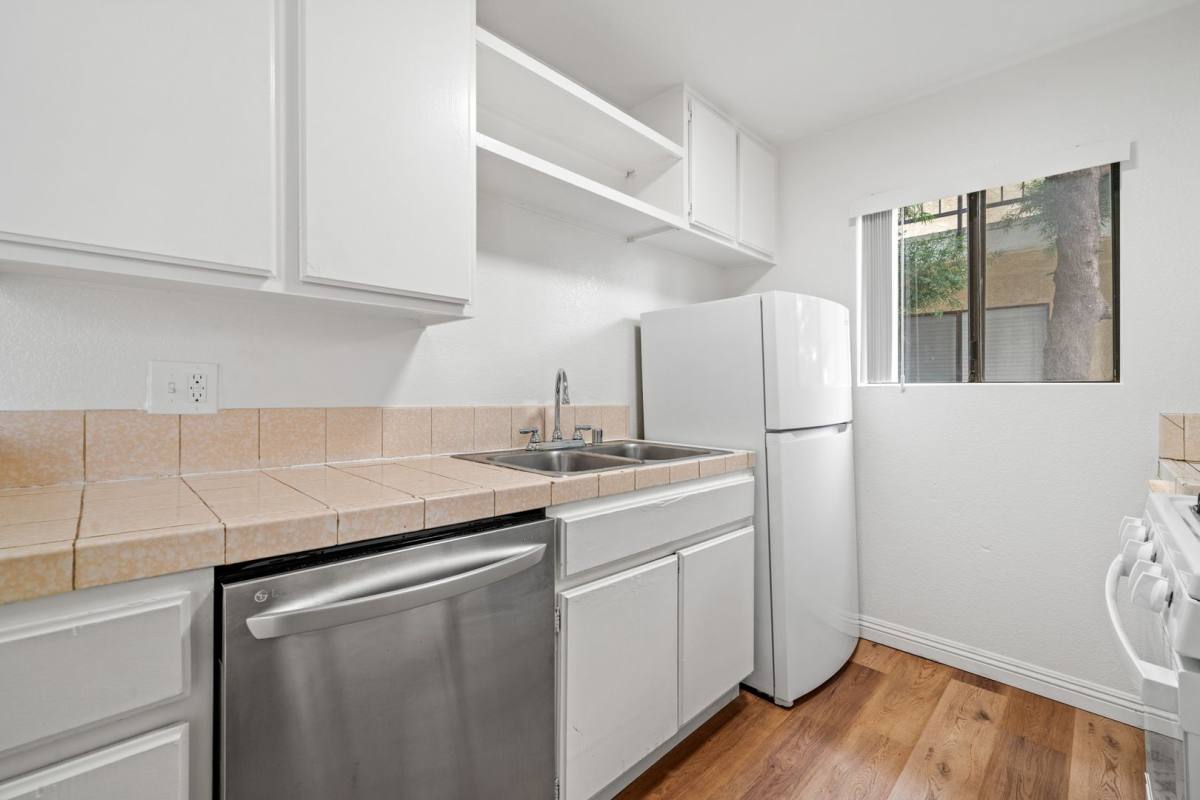 Apartment for rent at 1026 Roswell Ave, Long Beach, CA 90804