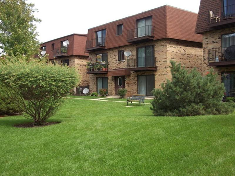 Condo for rent at 9717 Bianco Terrace E, Des Plaines, IL 60016
