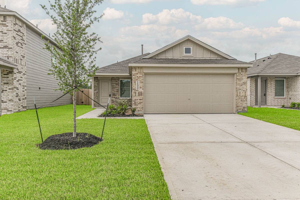 House for rent at 11990 Noble Wood Village Dr, Magnolia, TX 77354