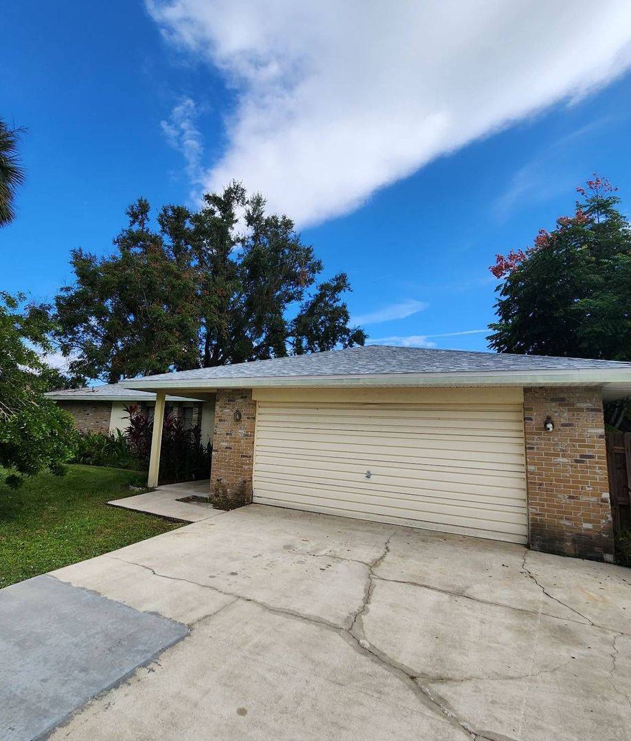 House for rent at 549 Burlington Ave NE, Palm Bay, FL 32907