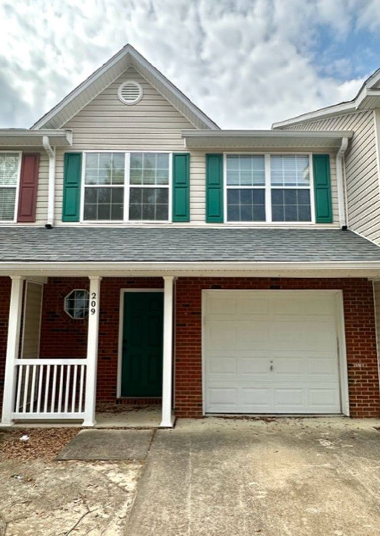 Townhouse for rent at 209 Swaying Pine Court, Crestview, FL 32539